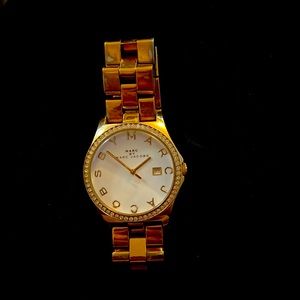 Marc Jacobs gold watch